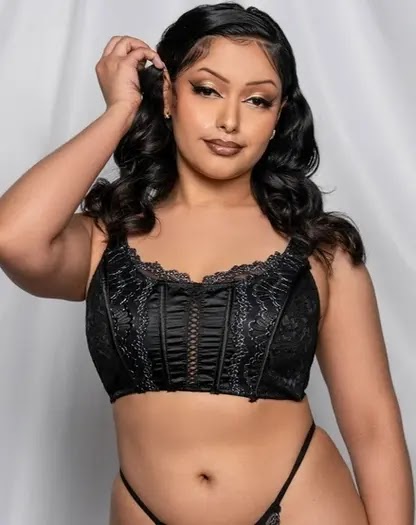 Kick & Face Sit For Double Dick